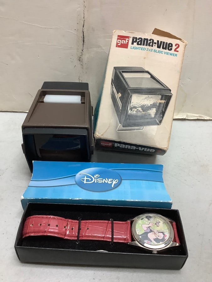 Lot of Disney snow princess watch and pana-vue 2 slide viewer (1 of 1)