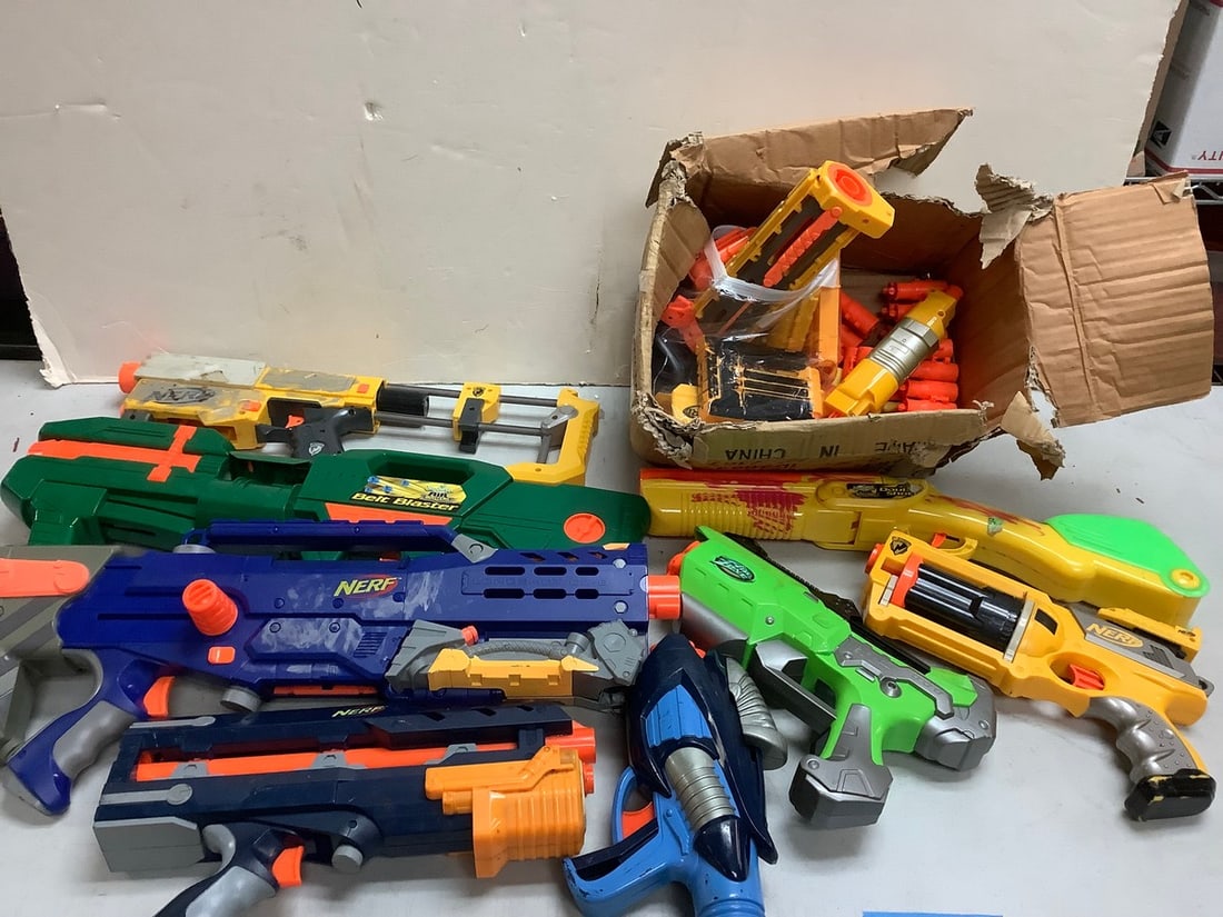 Lot of Nerf guns (1 of 1)