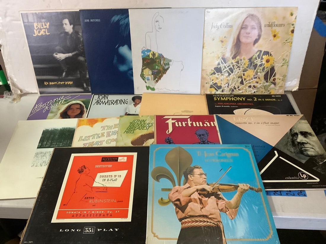 Vintage records(Billy Joel, Joni Mitchell, Joan Armatrading, etc.): Vintage records(Billy Joel, Joni Mitchell, Joan Armatrading, etc.)