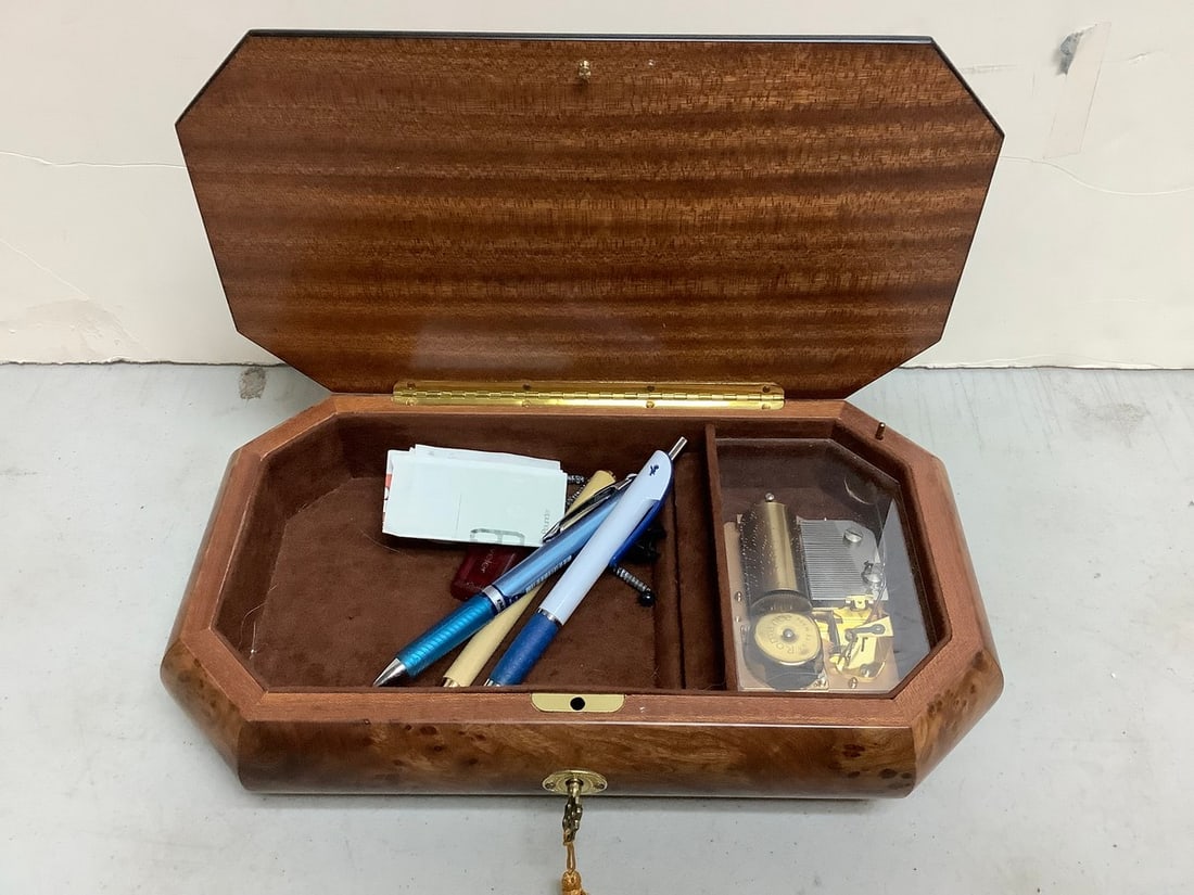 Wooden lockbox organizer with key(11.5in.x6.5in.x3in.): Wooden lockbox organizer with key(11.5in.x6.5in.x3in.)