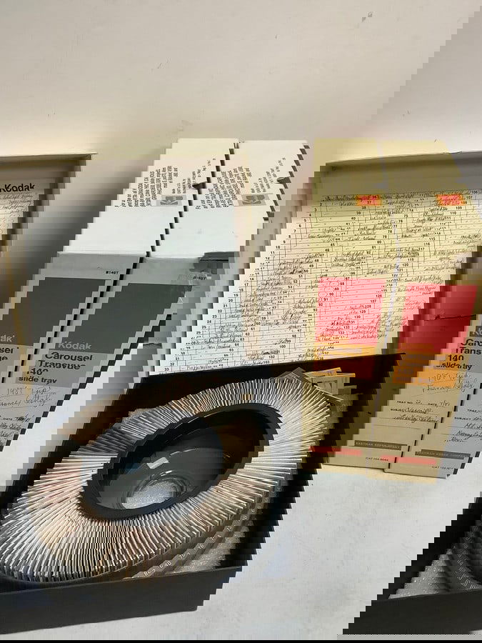 Vintage Kodak Carousel Transvue 140 slide trays with some slides (1 of 1)