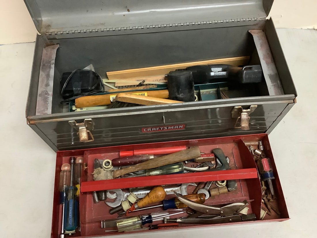 Craftsman toolbox (20in..x9in.x9in.)with tools inside (1 of 1)