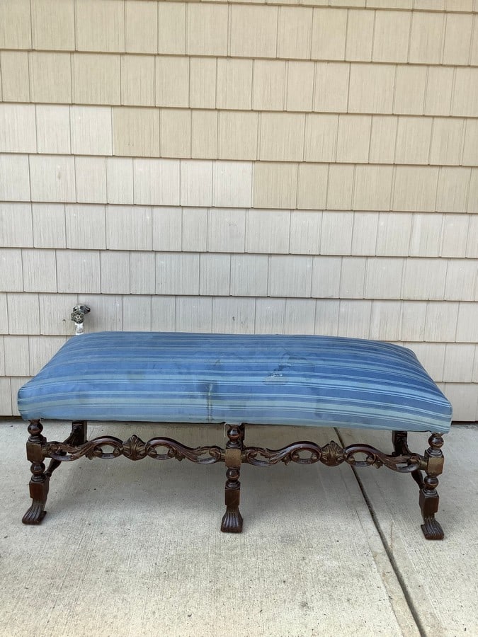 End of bed cushon bench 51x20x20: End of bed cushon bench 51x20x20