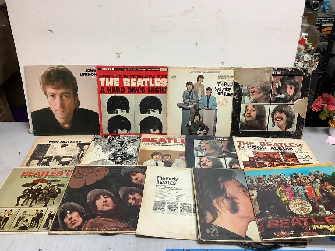 Vintage records(The Beatles,John Lennon ): Vintage records(The Beatles,John Lennon )