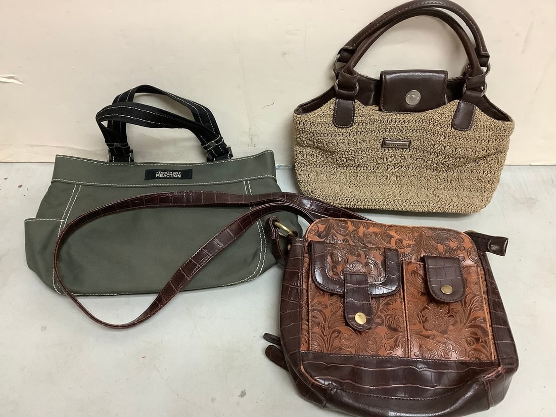 Lot of various handbags(Rosetti, Kenneth Cole, and more): Lot of various handbags(Rosetti, Kenneth Cole, and more)