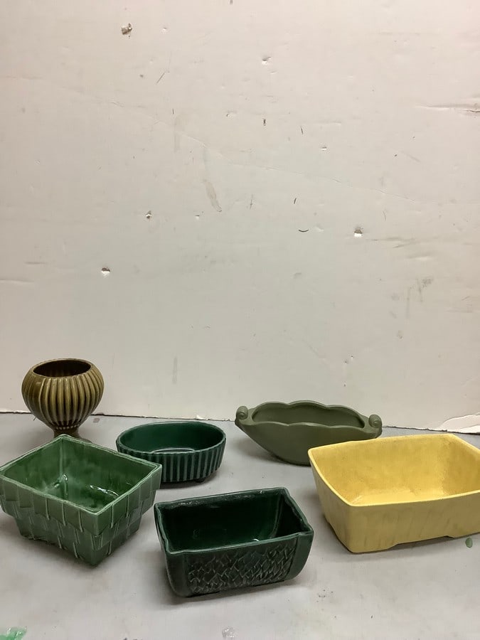 Assorted 1960's Pottery With Maker Names (Hull, Floraline, Ungemach  and More 11 x 6.5 x 4 in) (1 of 1)