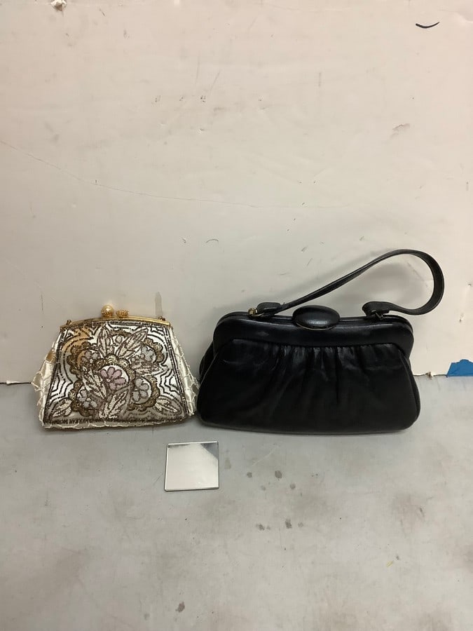 Lot of handbags and pocket mirror.: Lot of handbags and pocket mirror.