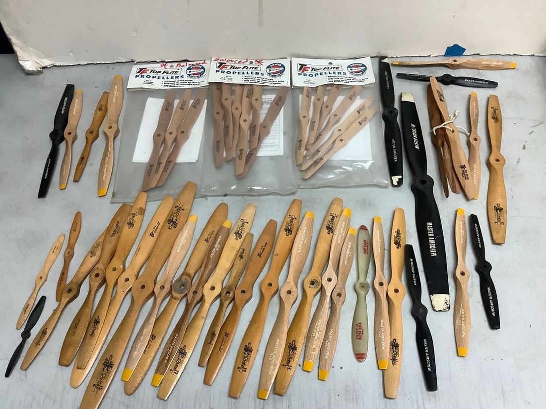 Top Flite propellers(some new in package): Top Flite propellers(some new in package)