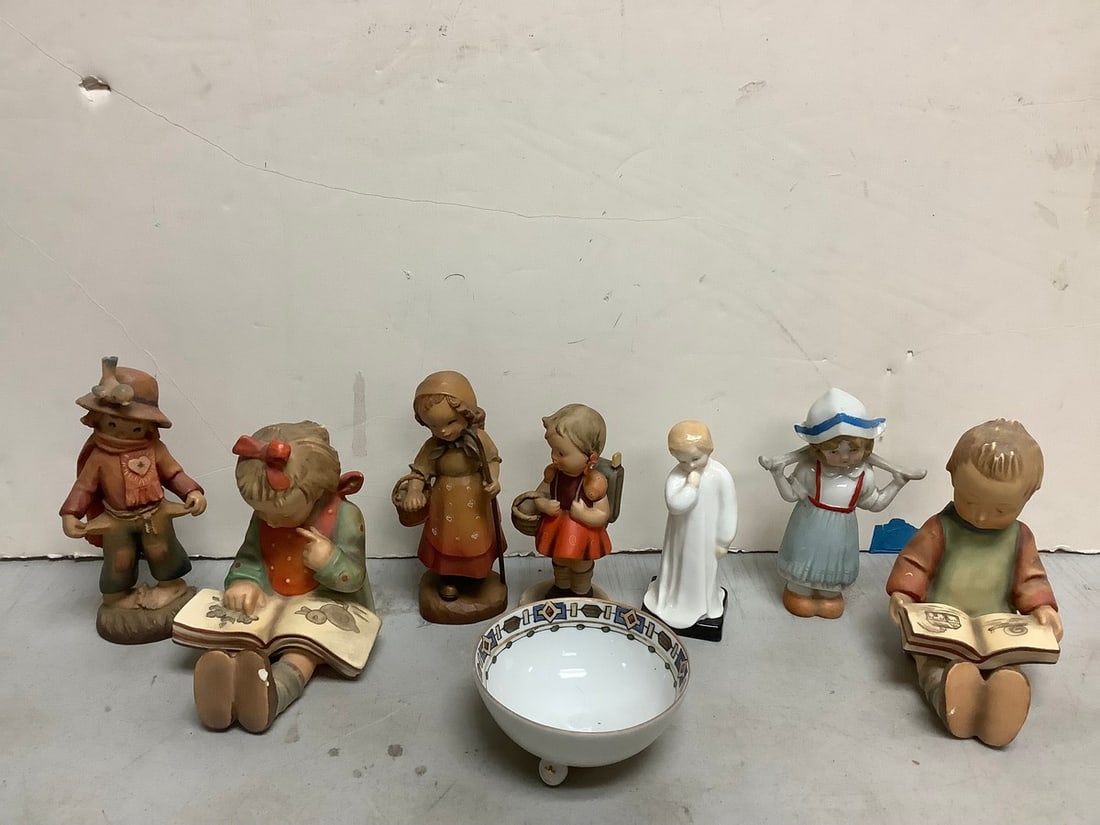 Hummel figures (6.5in.tall) (1 of 1)