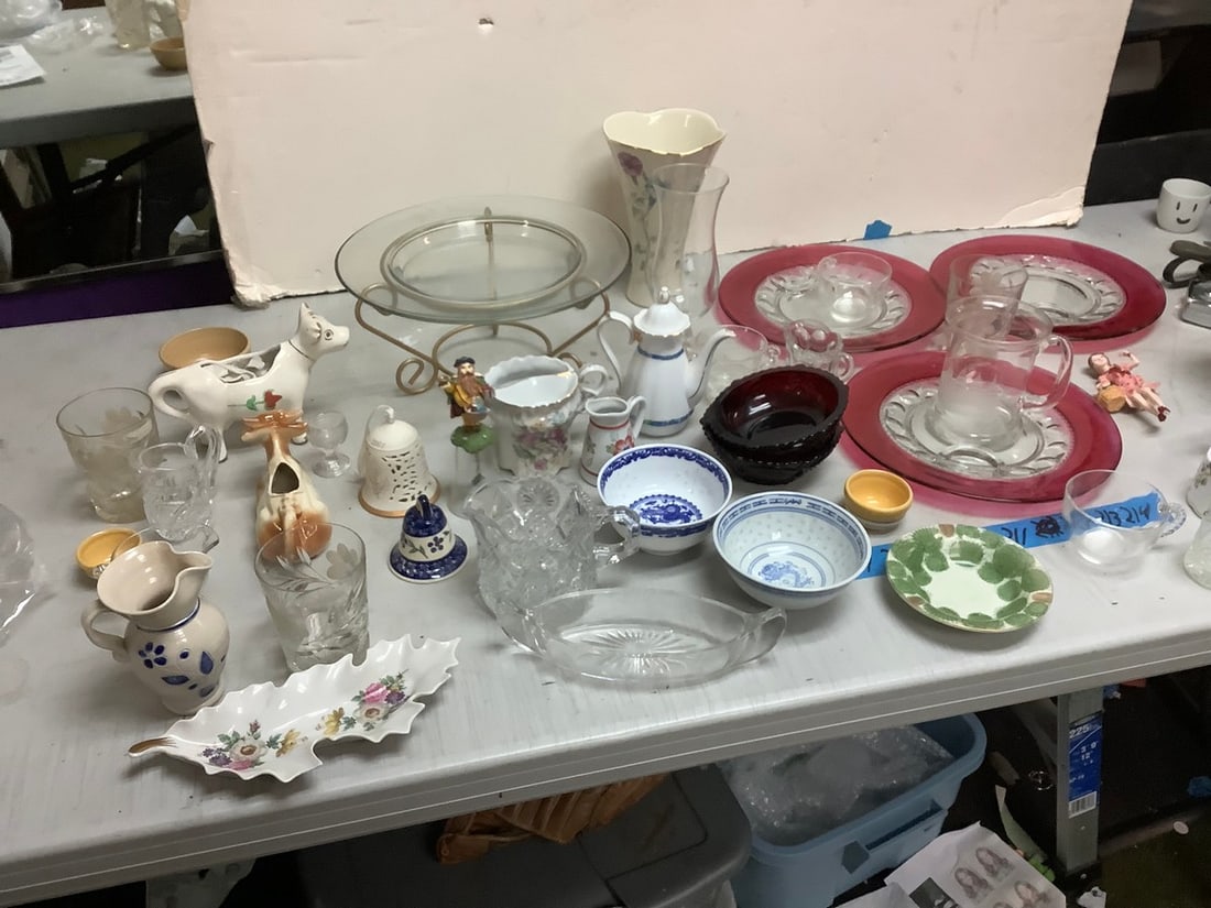 Lot of Kutani Ashtray, Red glass plates, Cow creamer dispenser, and  more (1 of 1)