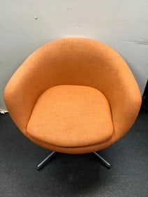 Overman MCM Orange Rotating Chair (25 in tall)