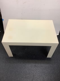 Plastic Coffee Table (16inx28inx18in)