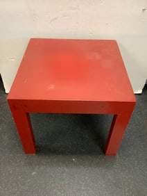 W&J Sloane Table (19inx22inx22in)