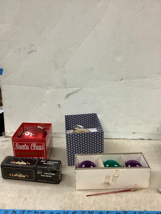 Christmas ornaments and nut cracking machine: Christmas ornaments and nut cracking machine