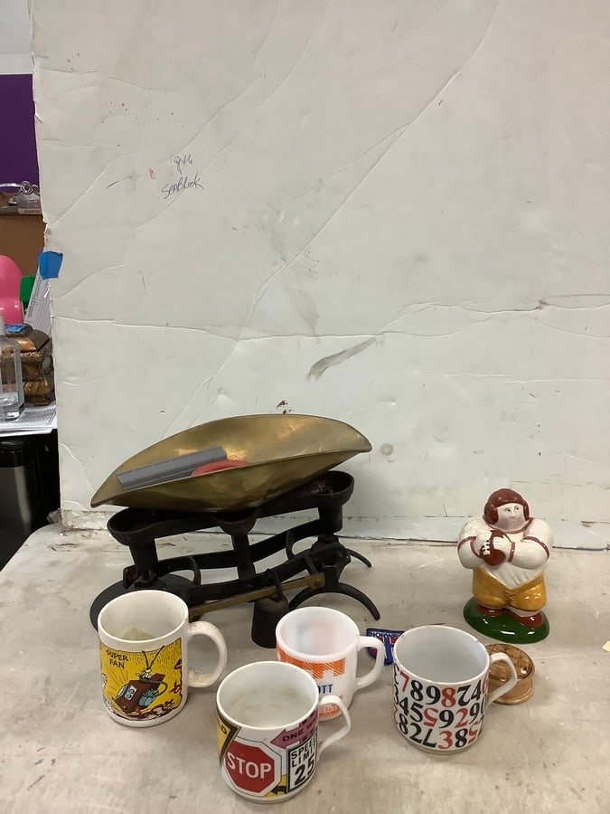 vintage scale, mugs and more: vintage scale, mugs and more