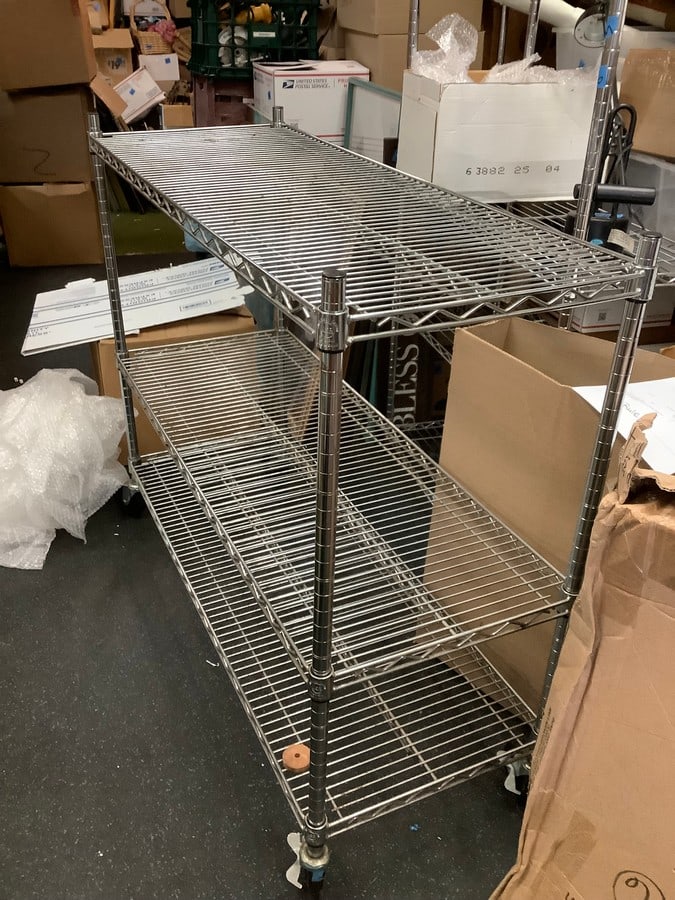metal rack on wheels 47.5x18x39.5: metal rack on wheels 47.5x18x39.5
