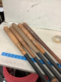 Louieville slugger and more bats 32in longest