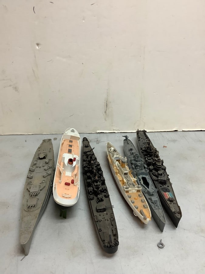 Battleship models 17in longest: Battleship models 17in longest