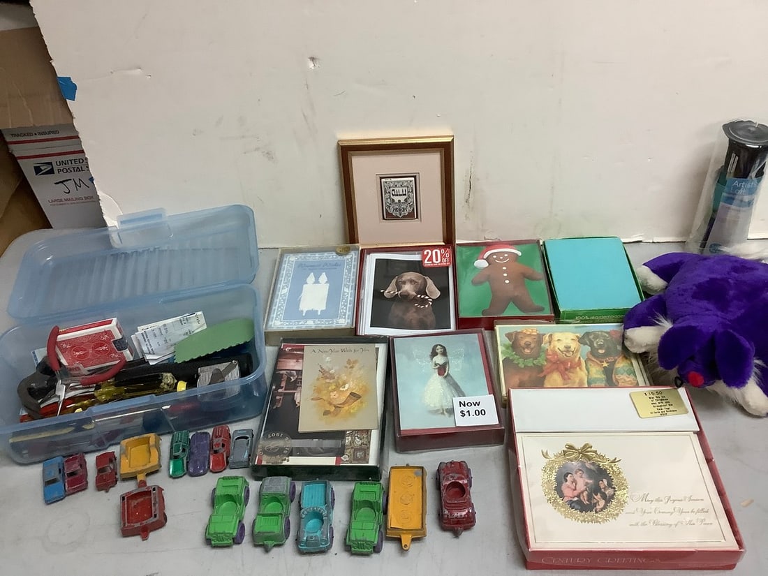 Holiday cards(various packs), Artist's Loft necessities golden synthetic brush holder set, and more (1 of 1)