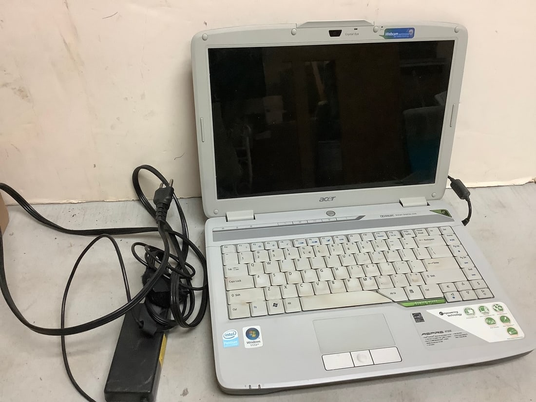 Acer laptop with webcam and charger(model no:Z01) (1 of 1)