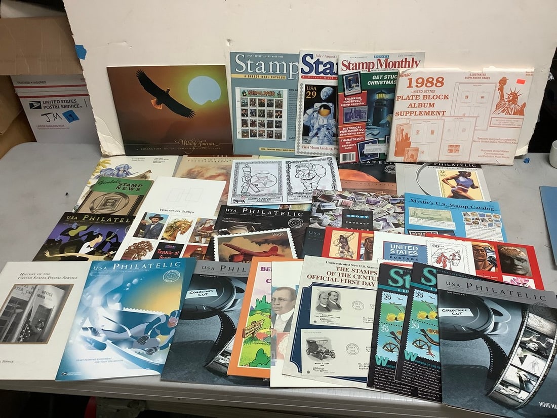 Commemorative stamps collection books(USA Philatelic, Wildlife America, 1996 Stamp cards, and more) (1 of 1)