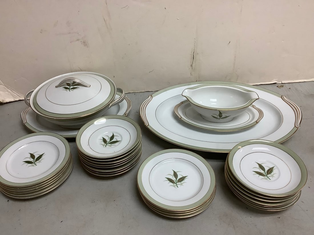Noritake Greenbay plate set(plates, bowls, and more-16.5in.longest): Noritake Greenbay plate set(plates, bowls, and more-16.5in.longest)