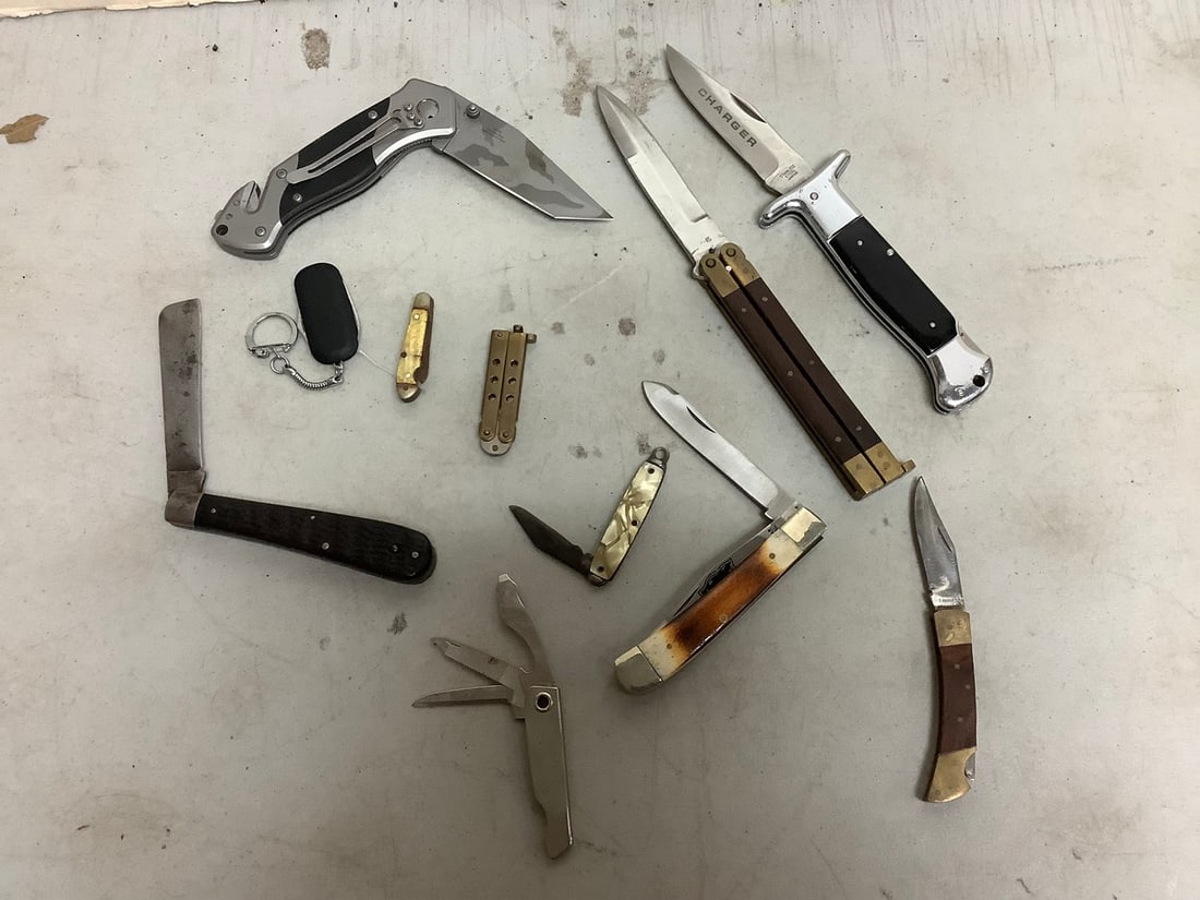 Various pocket knives(longest 8.75in.) (1 of 1)