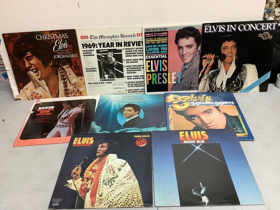 Vintage Elvis records(Elvis in Concert, Moody Blue, His Hand in Mine, and more): Vintage Elvis records(Elvis in Concert, Moody Blue, His Hand in Mine, and more)
