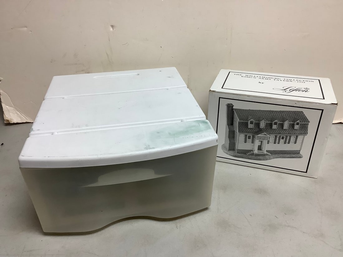 The Williamsburg Collection King's Arms Tavern-1772 by Lefton and 1 drawer organizer bin (1 of 1)