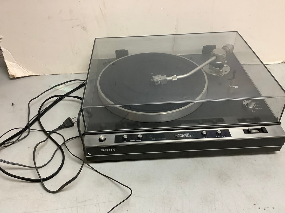 Sony PS-X60 stereo turntable system fully automatic/direct drive (1 of 1)