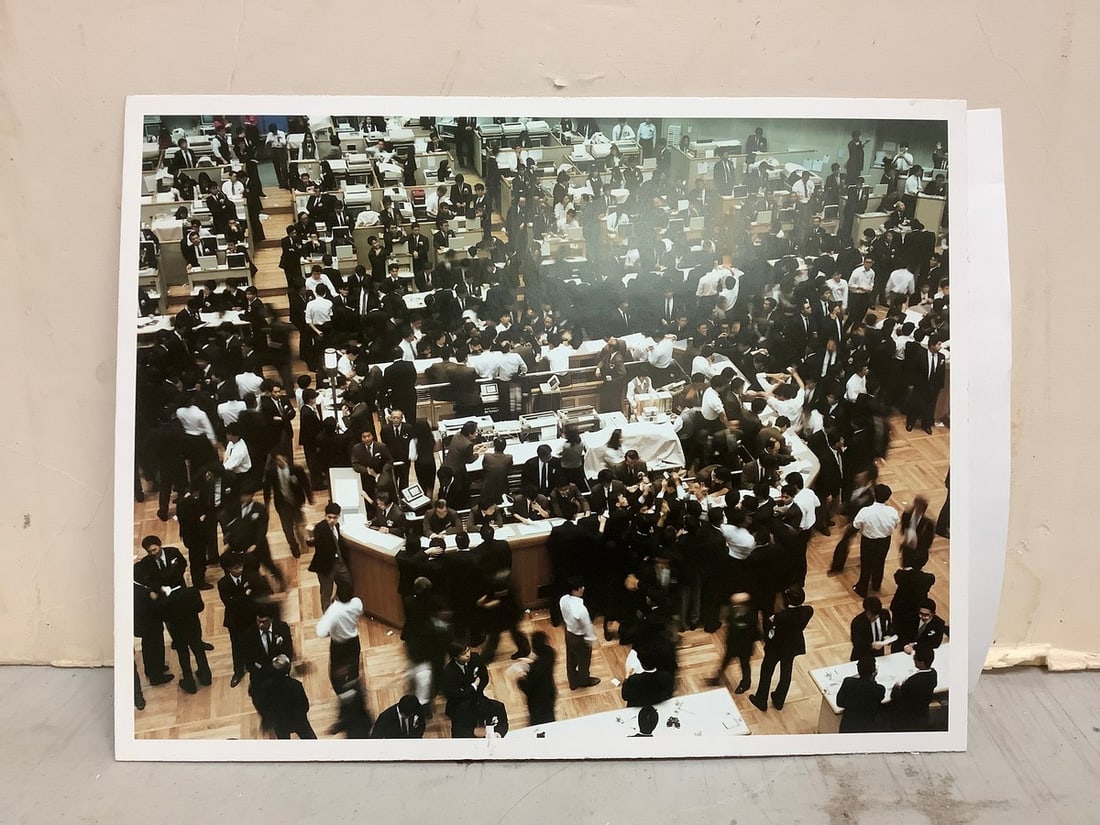 Museum of Modern Art photographic print on board by Andreas Gursky(11.25in.x8.75in.): Museum of Modern Art photographic print on board by Andreas Gursky(11.25in.x8.75in.)