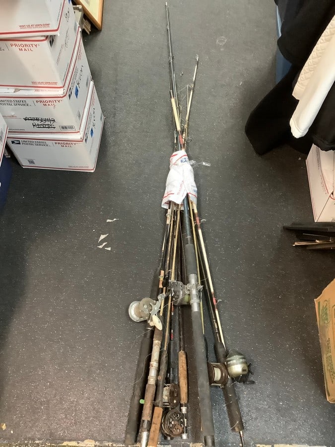 10 fishing poles/reels(Tebco, Daiwa, and more): 10 fishing poles/reels(Tebco, Daiwa, and more)