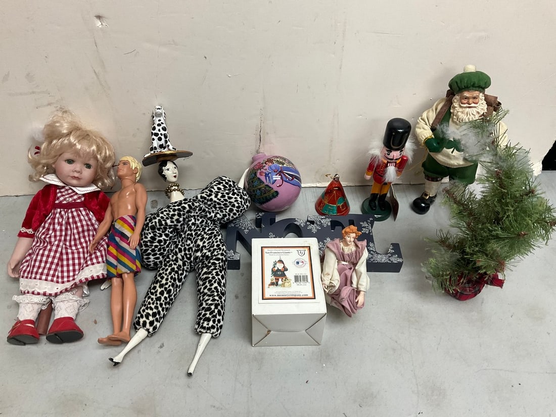 Papel Ornament, Possible Dreams Santa Statue, Ceramic Doll, Nutcracker and more (tallest - 12.25in) (1 of 1)