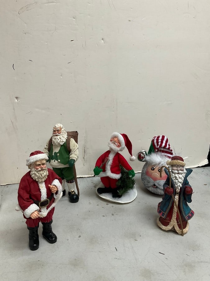 Lot of christmas ornament and santa figures: Lot of christmas ornament and santa figures
