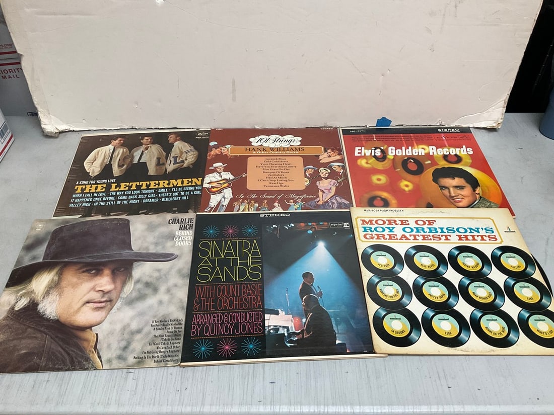 Vintage records(Hank Williams, Frank Sinatra, The Lettermen, and more (1 of 1)
