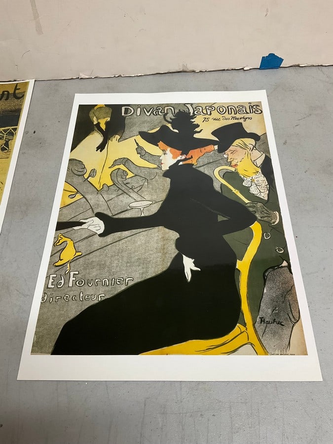 Divan Japonais by Henri de Toulose-Lautrec(12in.x17in.): Divan Japonais by Henri de Toulose-Lautrec(12in.x17in.)