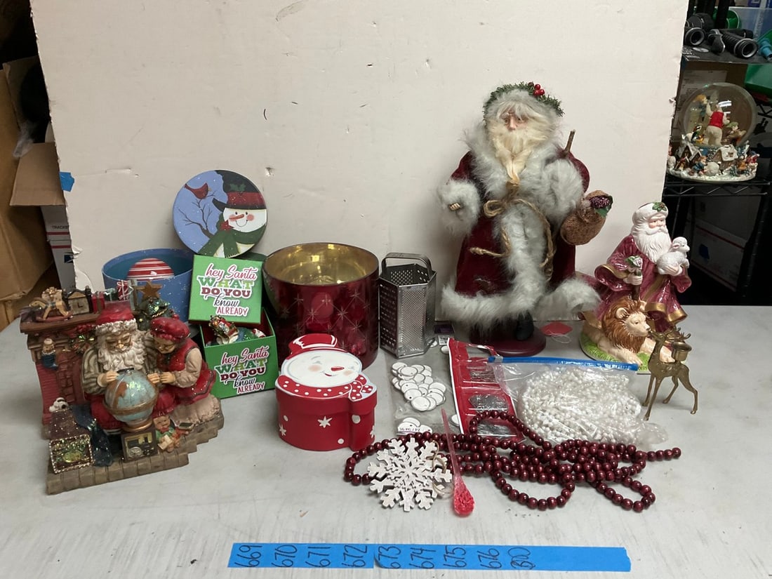 1995 Cosmos musical santa ceramic, Christmas gift boxes, and more: 1995 Cosmos musical santa ceramic, Christmas gift boxes, and more