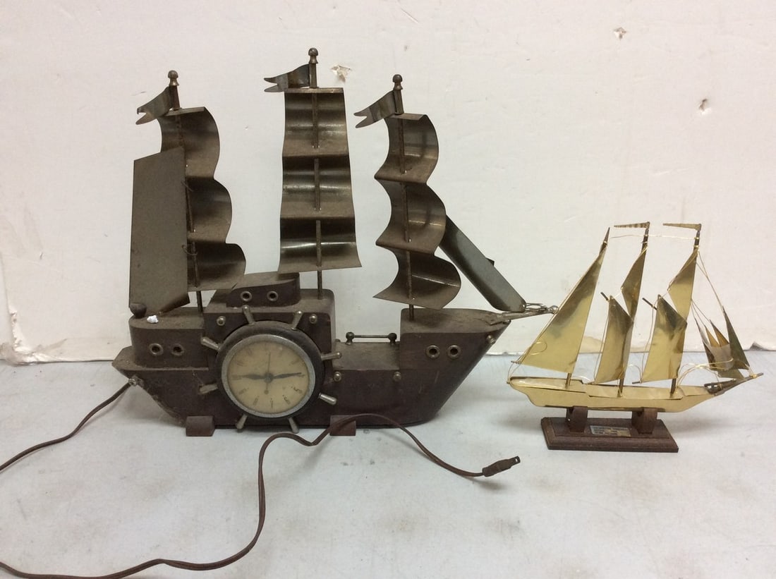 United self starting boat clock decor(16in.x18.5in.x3.5in.) and 1965 sir Winston Churchill boat (1 of 1)