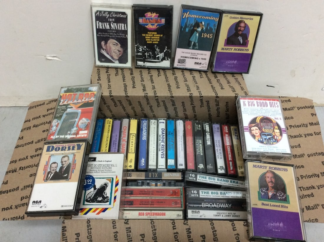 Vintage casettes(Frank Sinatra, Marty Robbins, Charlie Barnet, and more): Vintage casettes(Frank Sinatra, Marty Robbins, Charlie Barnet, and more)
