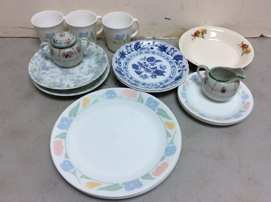Decorative plates, cups, and more(Homer Laughlin, Corelle, etc.-tallest 3.5in.): Decorative plates, cups, and more(Homer Laughlin, Corelle, etc.-tallest 3.5in.)