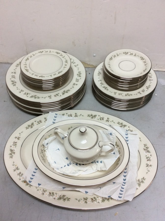 Lenox Brookdale and other plates, bowl, and more(largest 16in.x11.5in.): Lenox Brookdale and other plates, bowl, and more(largest 16in.x11.5in.)