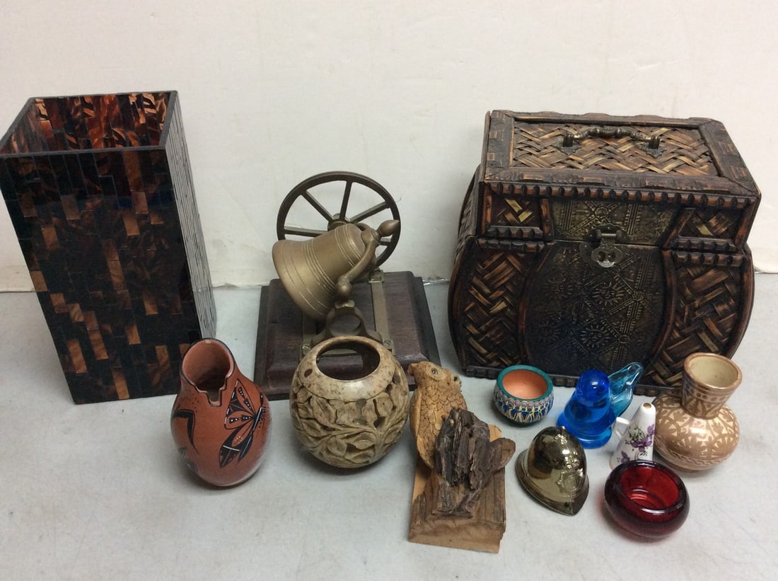 Various trinkets, case organizer, and vase (10in.tallest) (1 of 1)