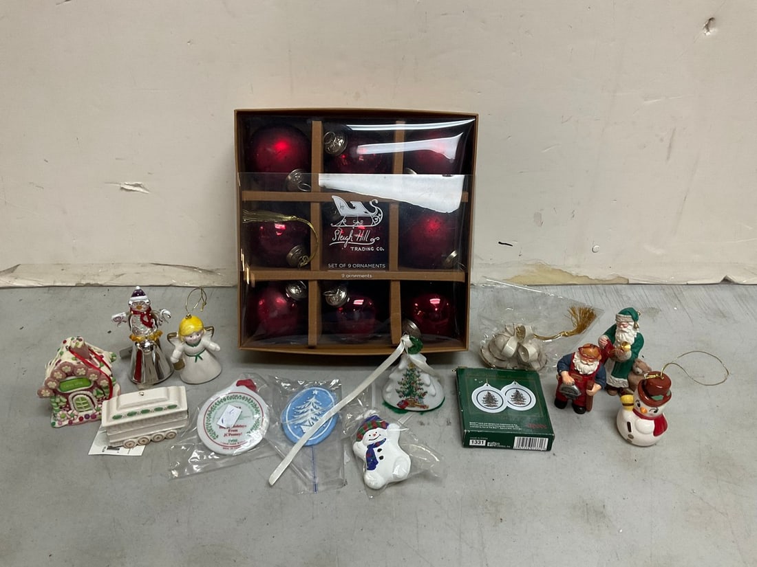 Sleigh Hill Christmas ornaments and ceramic ornaments/trinkets: Sleigh Hill Christmas ornaments and ceramic ornaments/trinkets