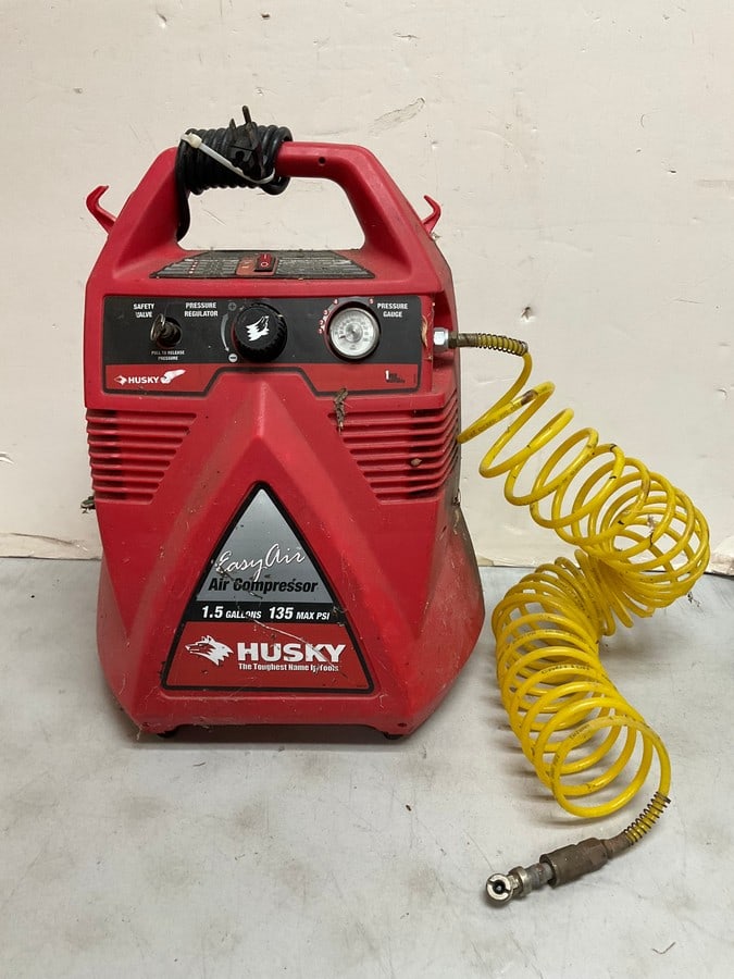 Husky air compressor(1.5gallons, 135 max psi) (1 of 1)