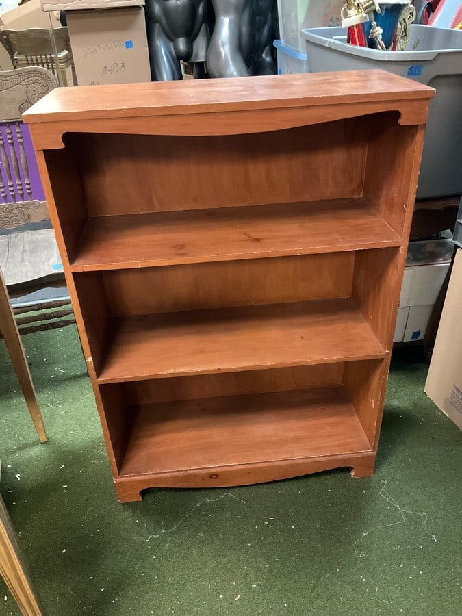 Wooden bookshelf(41.75in.x29.5in.x12in.): Wooden bookshelf(41.75in.x29.5in.x12in.)