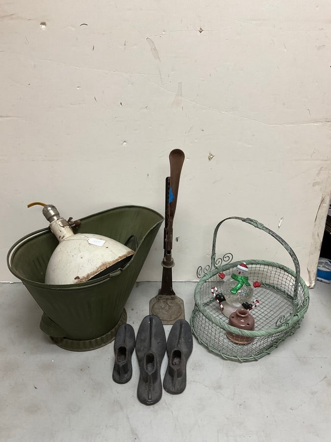 Vintage light, industrial wine capper, bucket bowl, and more: Vintage light, industrial wine capper, bucket bowl, and more