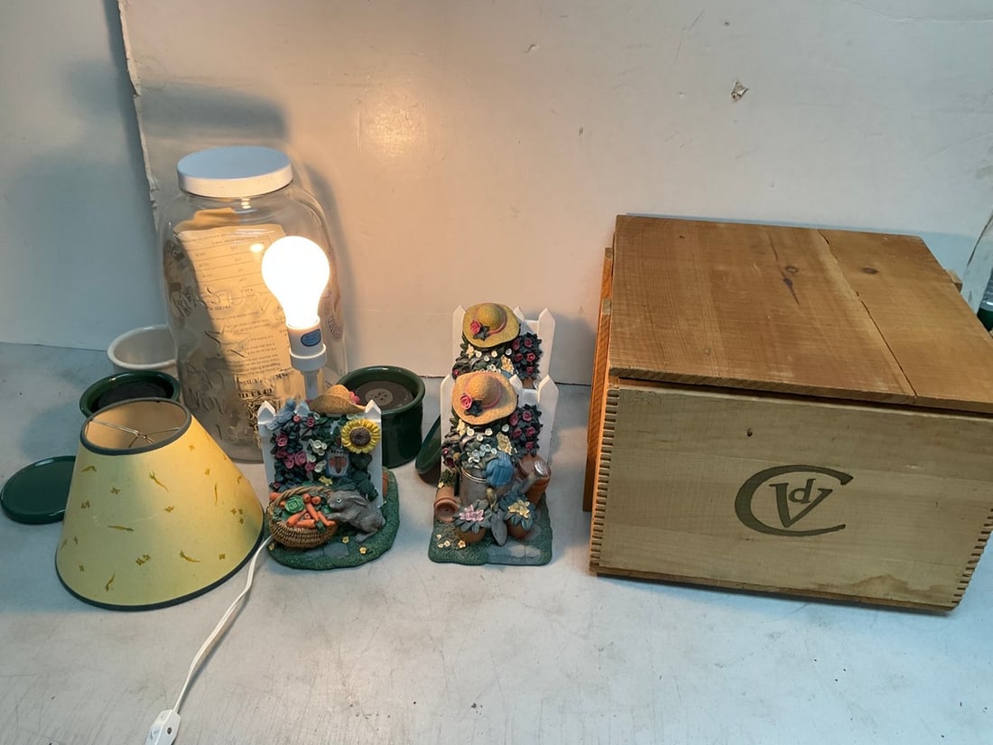 Libbey 2.5 gallon mason jar with threaded lid and handle(14.5in.tall), Longaberger pottery candle (1 of 1)