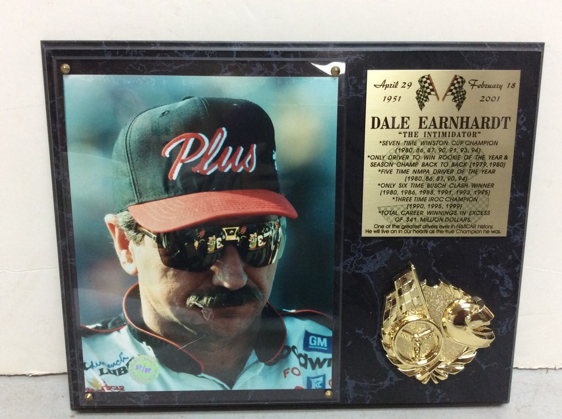 Dale Earndhart wall plaque(12in.x15in.): Dale Earndhart wall plaque(12in.x15in.)