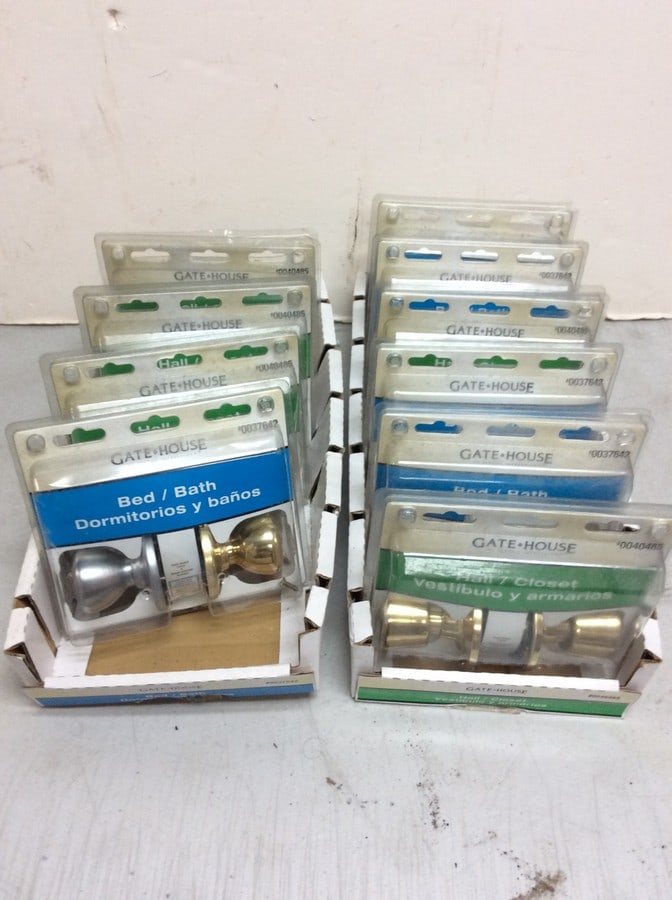 Gate House doorknobs(new in package): Gate House doorknobs(new in package)