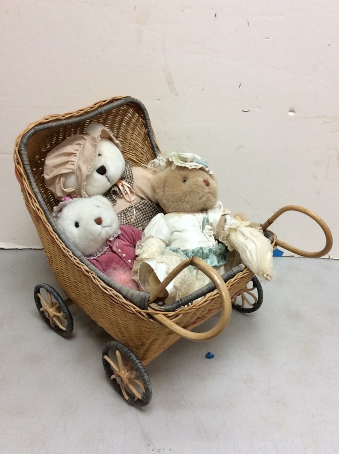 Decorative wicker basket(23in.x13in.x16.5in.) with bear dolls (1 of 1)
